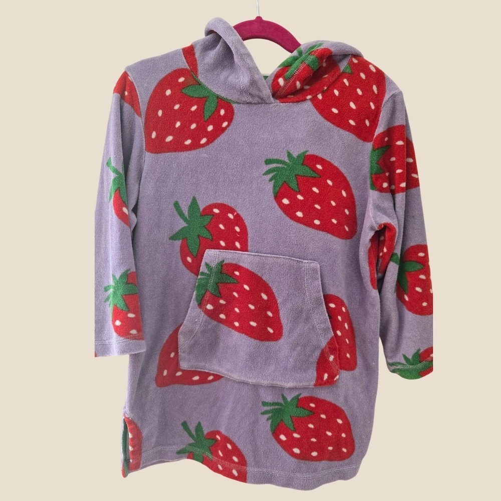 Mini Boden Kids Purple Strawberry Terry Cloth Hoodie and Shorts Set 4-5Y